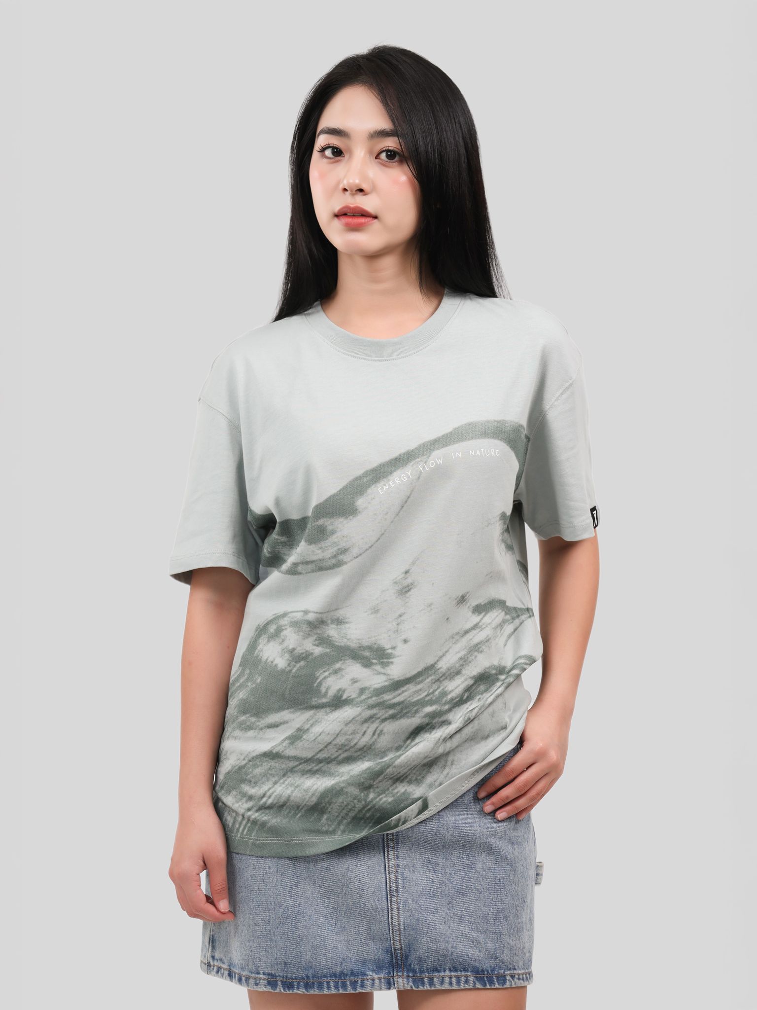 Áo Thun Nữ Graphic Tram Waves Art WTS 2427