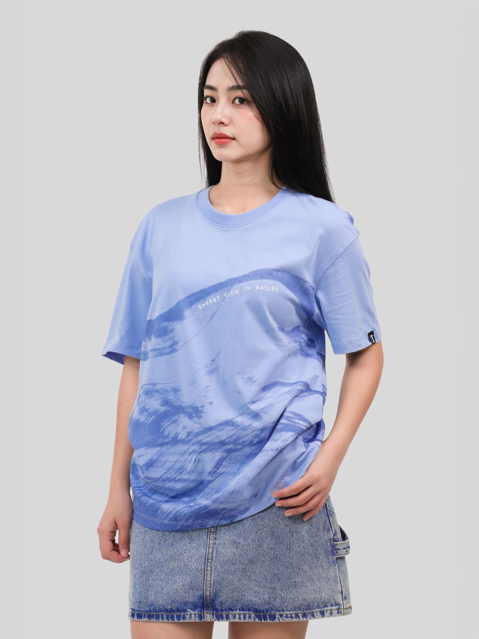 Áo Thun Nữ Graphic Tram Waves Art WTS 2427