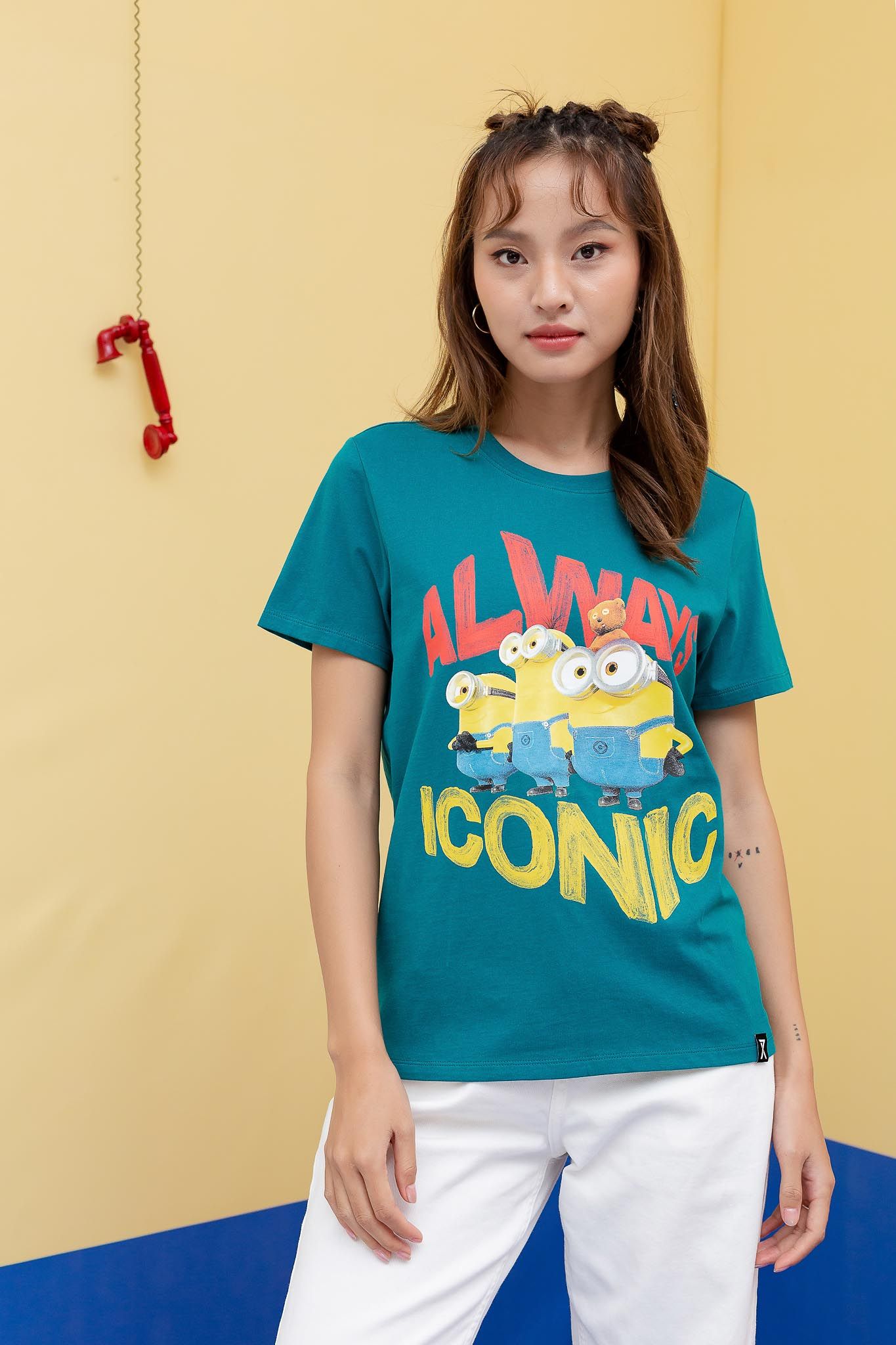 Áo Thun Nữ Regular Fit Minions In Always Iconic WTS 2214 -