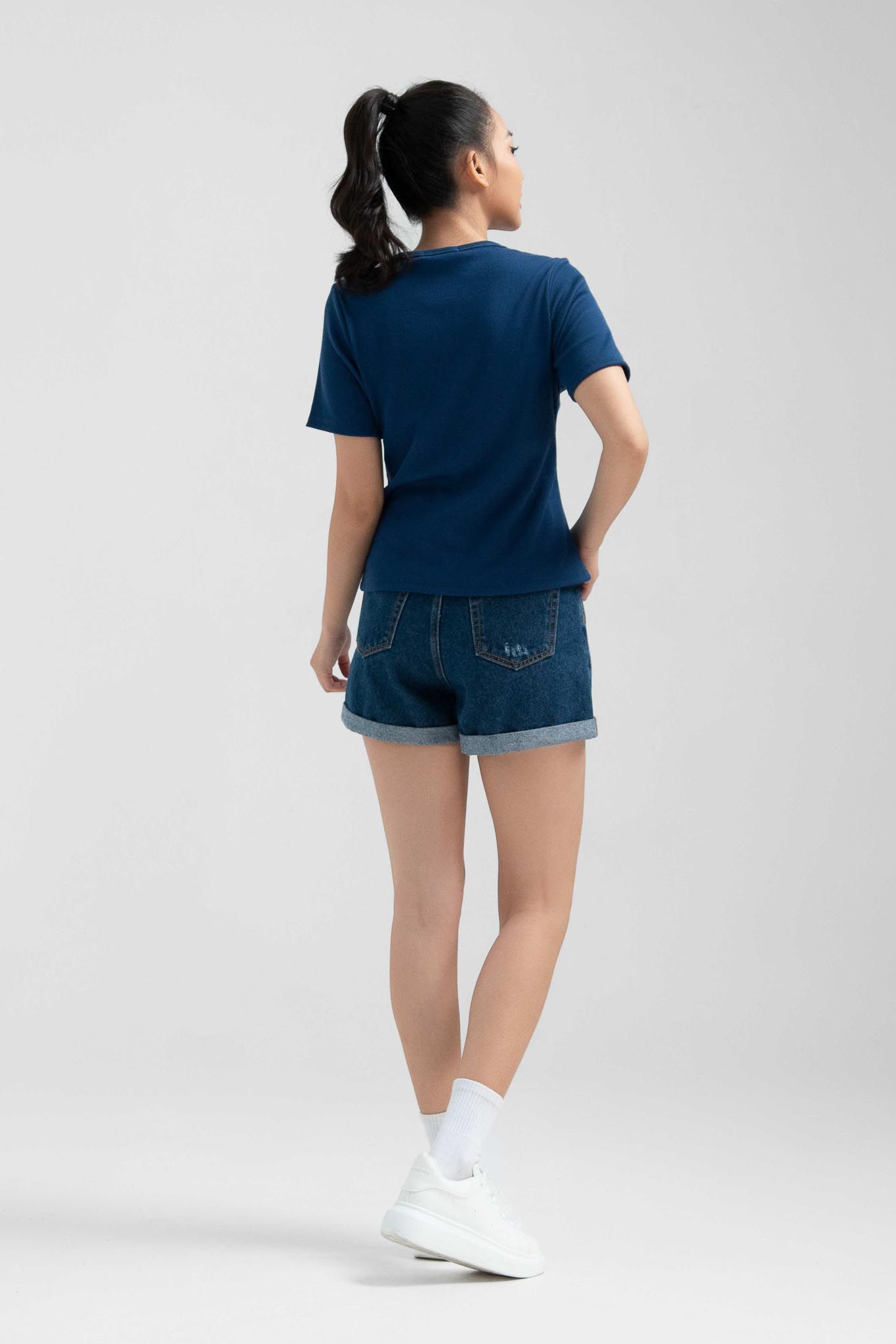 Áo Thun Gân Nữ Slim Fit Tay Lửng WTS 2228 -
