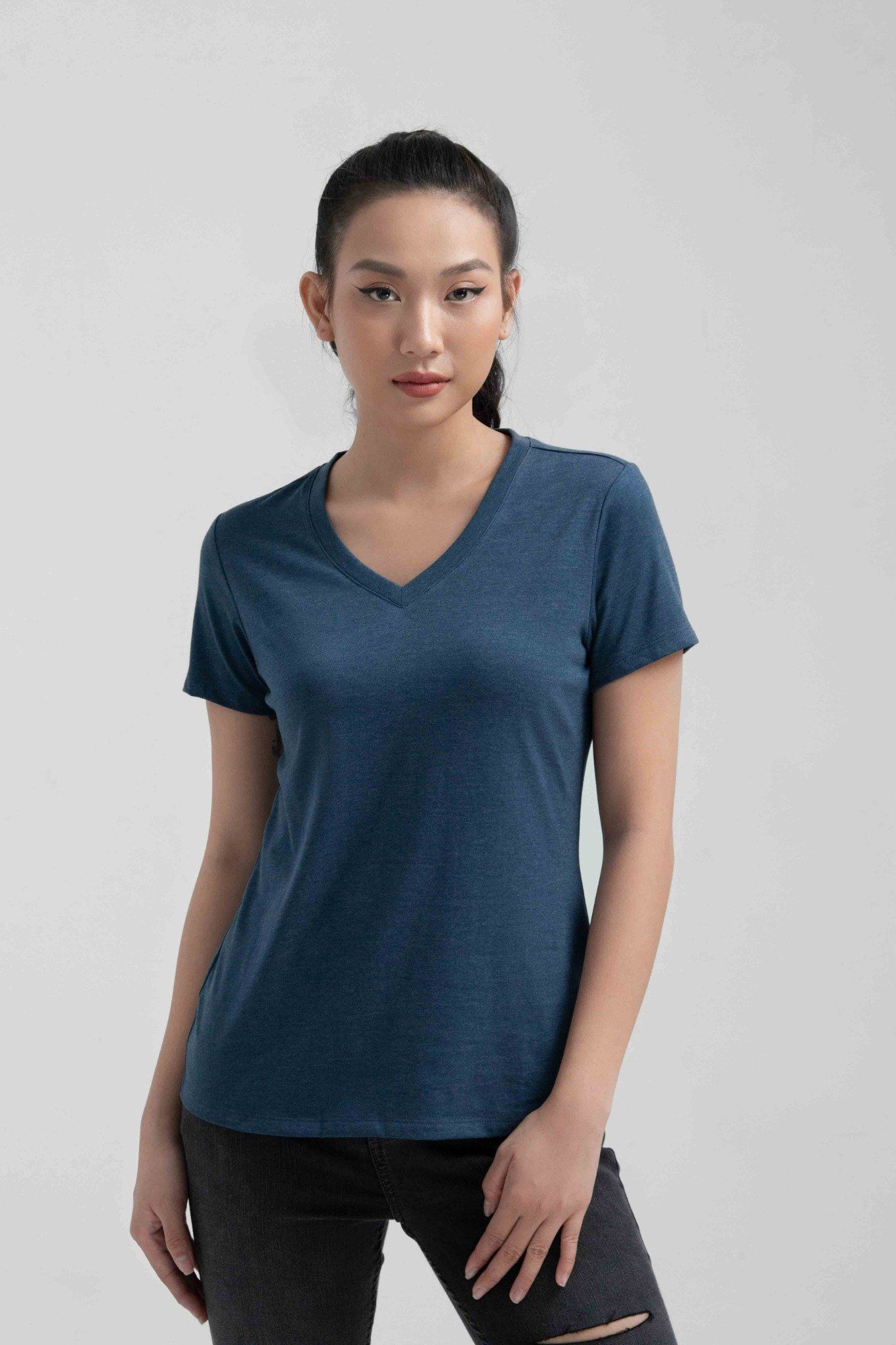 Áo Thun Nữ Cổ Tim Slim Fit Basic WTS 2230 -
