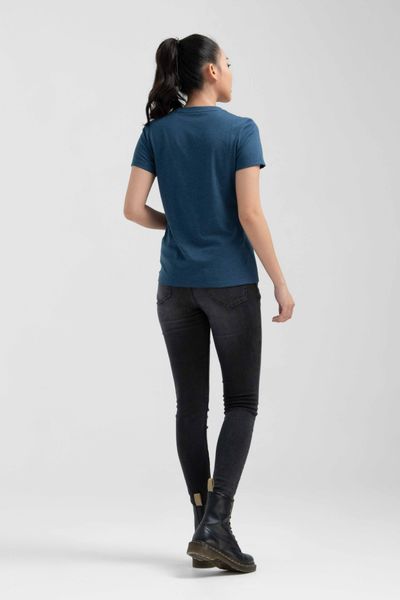 Áo Thun Nữ Cổ Tim Slim Fit Basic WTS 2230