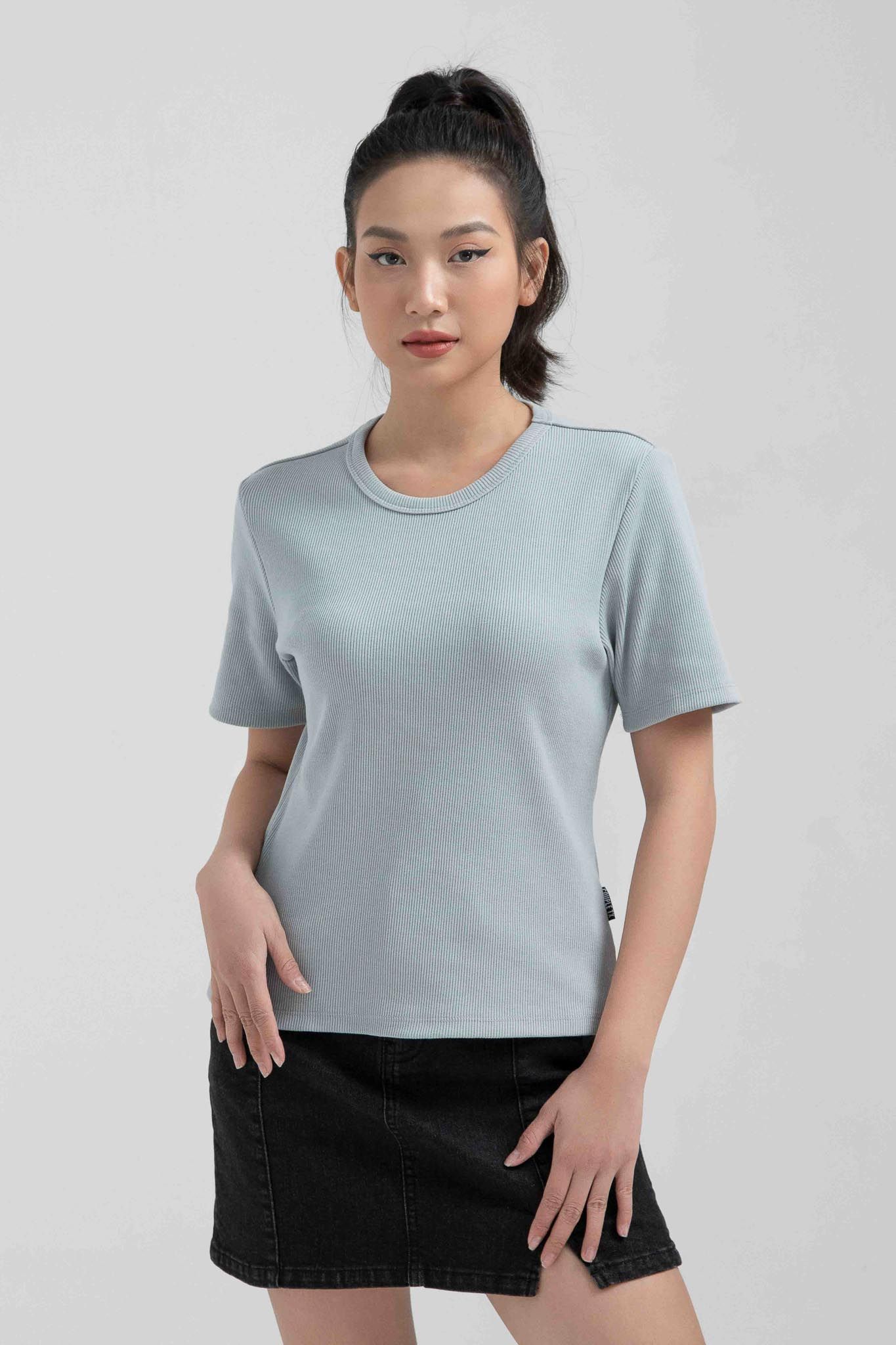 Áo Thun Gân Nữ Slim Fit Tay Lửng WTS 2228 -
