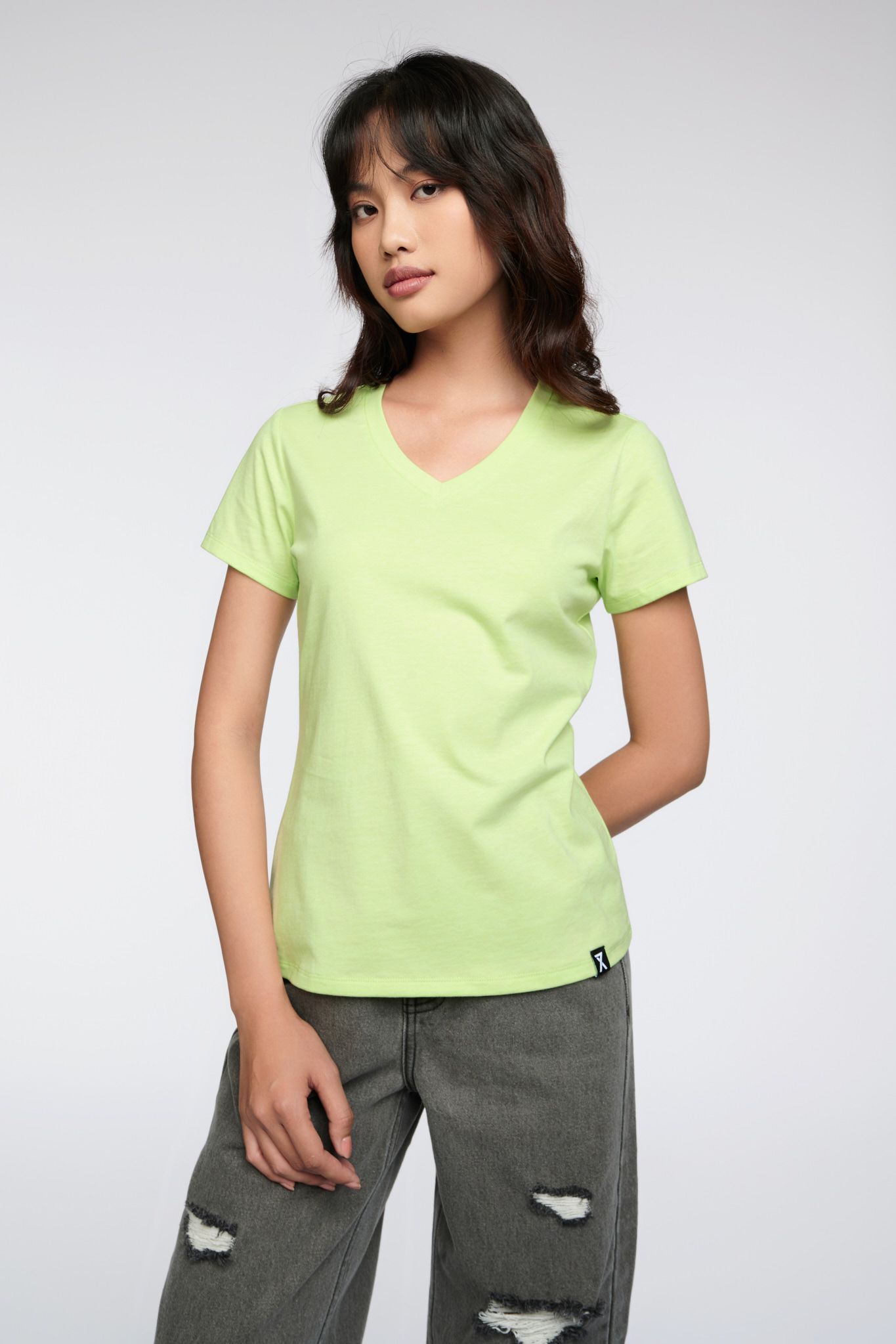 Áo Thun Nữ Basic Cổ Tim WTS 2247 -
