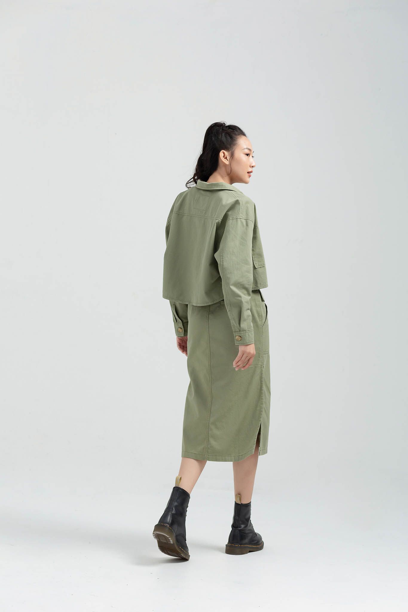 Áo Khoác Croptop Oversize WOF 2009 -