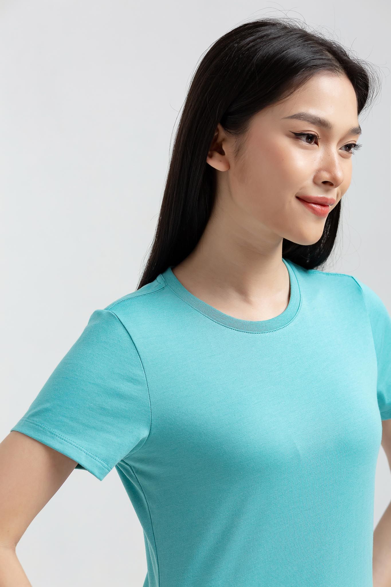 Áo Thun Nữ Cổ Tròn Slim Fit Basic WTS 2231 -