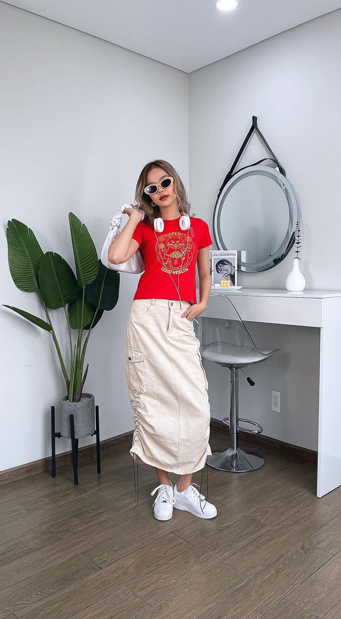 Áo Thun Nữ Regular In Nhũ Mèo May Mắn WTS 2232 - mix