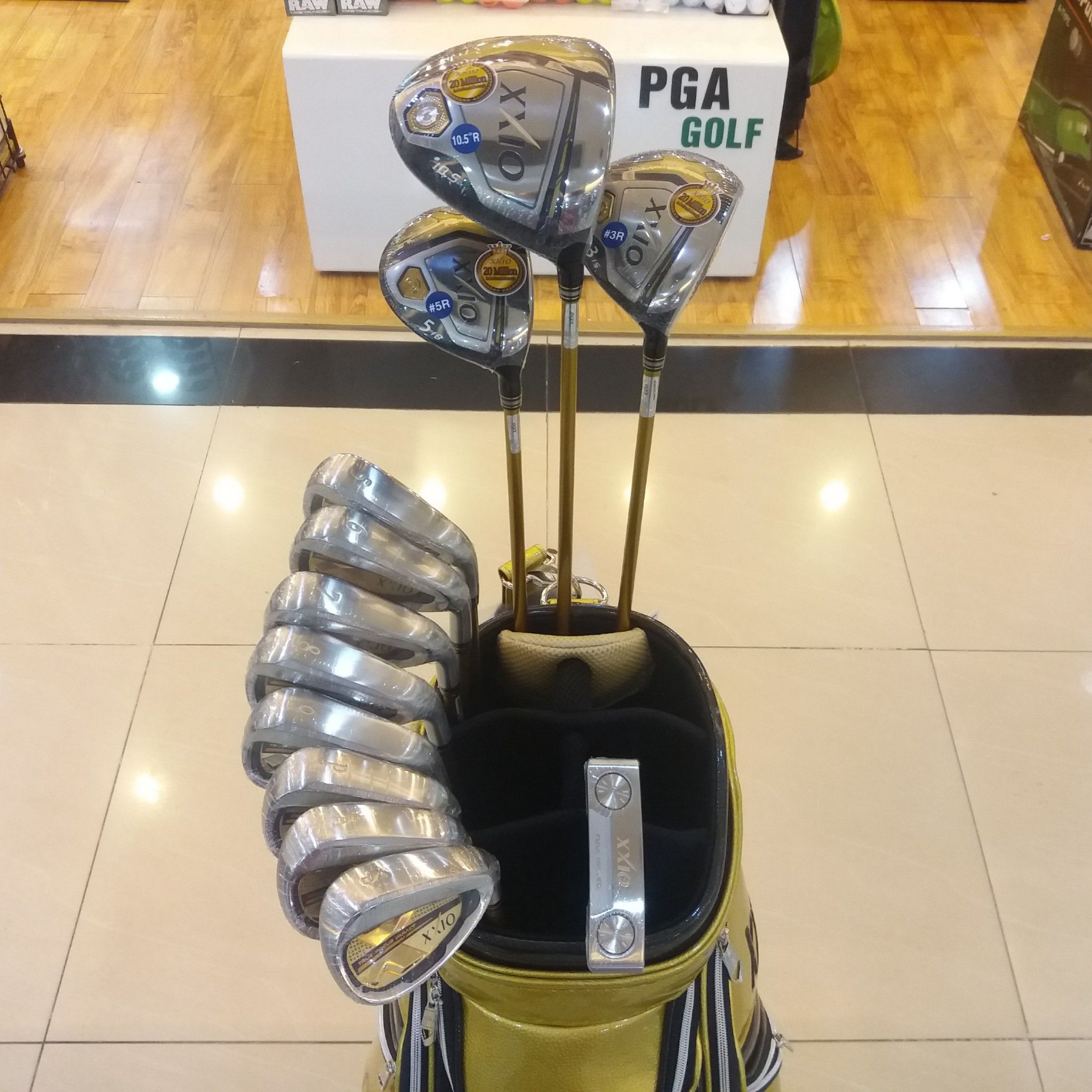 Bộ Gậy Golf XXIO MP1000 Gold (Hết hàng)