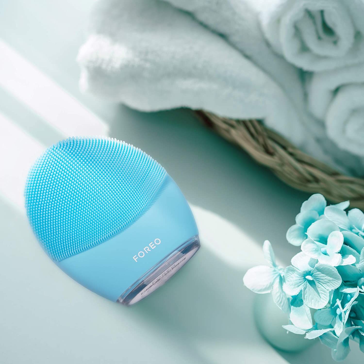 Máy rửa mặt FOREO LUNA 3 for Combination Skin, Smart Facial Cleansing and Firming Massage Brush