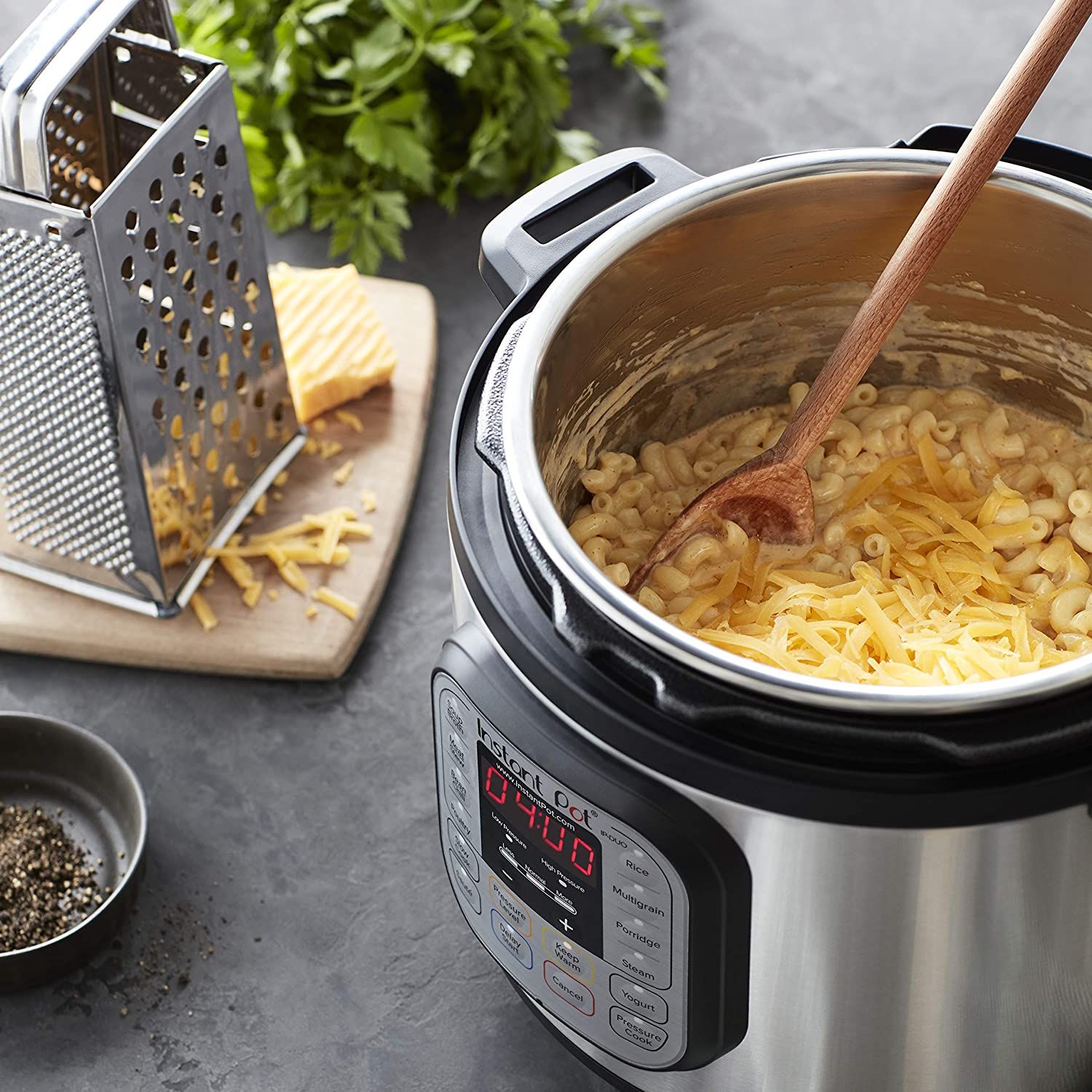 Nồi áp suất đa năng Instant Pot Duo 7-in-1 Electric Pressure Cooker (5,7 lít), bản Mỹ điện 120V