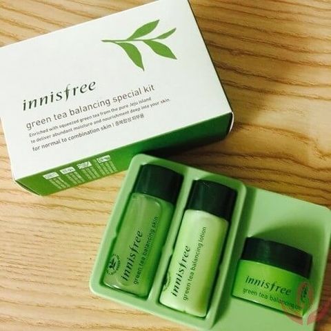  BỘ KIT DƯỠNG DA TRÀ XANH INNISFREE 