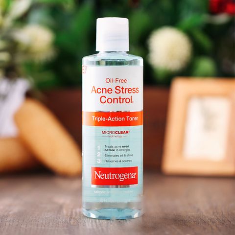  Nước hoa hồng Neutrogena Oil-Free Acne Stress Control Triple Action Toner 