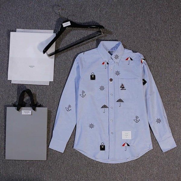 Thom Browne sơ mi thêu hoạ tiết