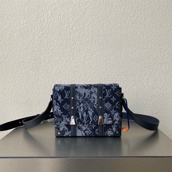 TRUNK MESSENGER Monogram Tapestry canvas