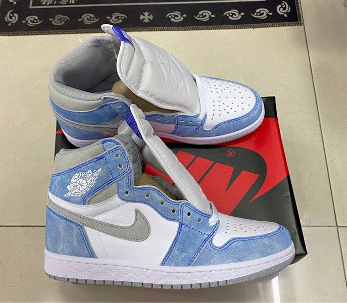 Jordan 1 Hyper Smoke Grey (PK)