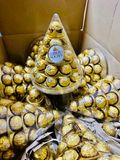 Kẹo Socola Ferrero Rocher Cone 350g  Hình Tháp 28 viên ý