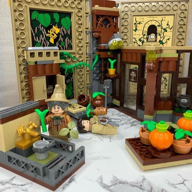 Lớp Học Môn Thảo Dược - LEGO HARRY POTTER 76384