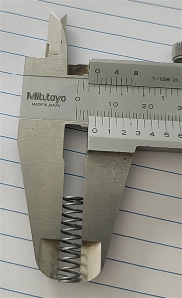 Lò xo thép đường kính 5.5mm, dài 20mm, sợi 0.6mm, hàng phôi VNH55206-VNH55206