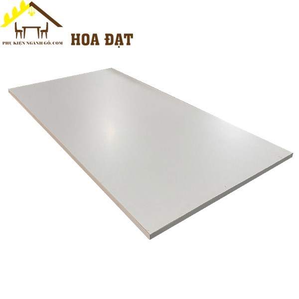 Ván MDF phủ melamin dán cạnh kích thước 600x1200x18mm