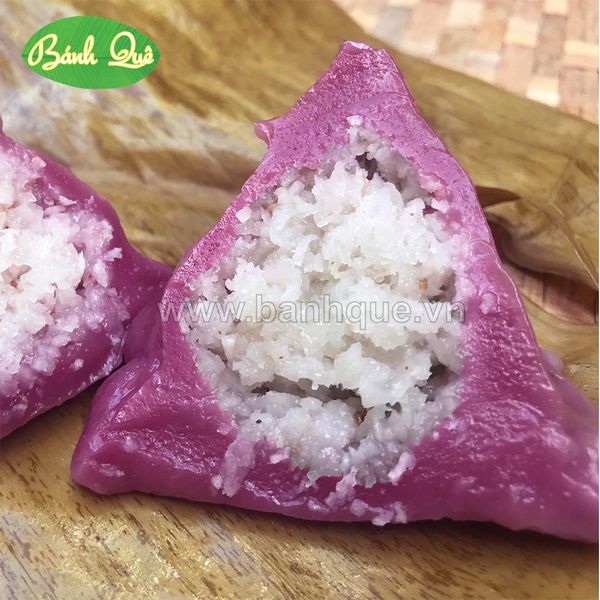 Bánh ít lá cẩm nhân dừa