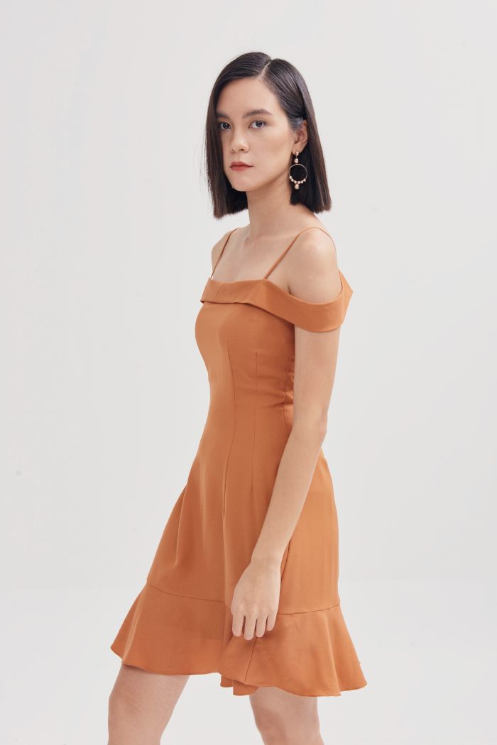 Đầm 2 dây nhấn vai bèo tùng nhỏ