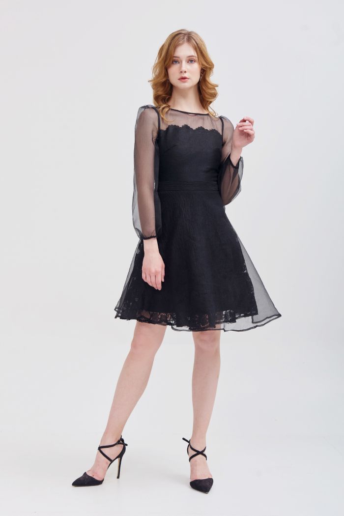 Đầm ren 3D phối sheer tay dài
