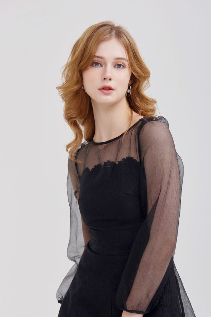 Đầm ren 3D phối sheer tay dài