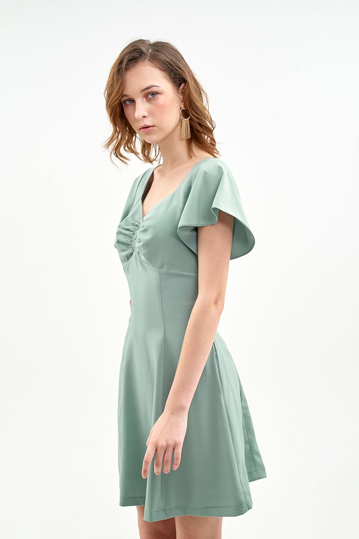 Đầm rút nhún ngực tay con rã cúp