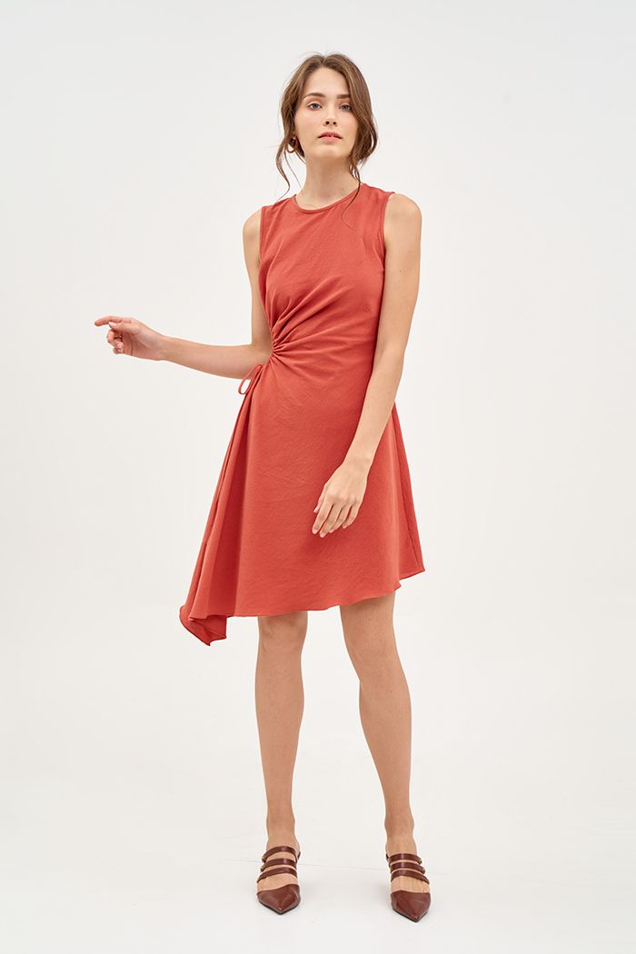Đầm sát nát cutout rút dây hông