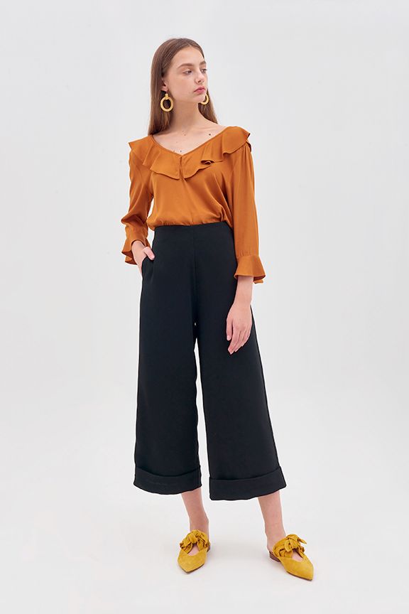 Áo bèo cổ tim cutout tay lỡ