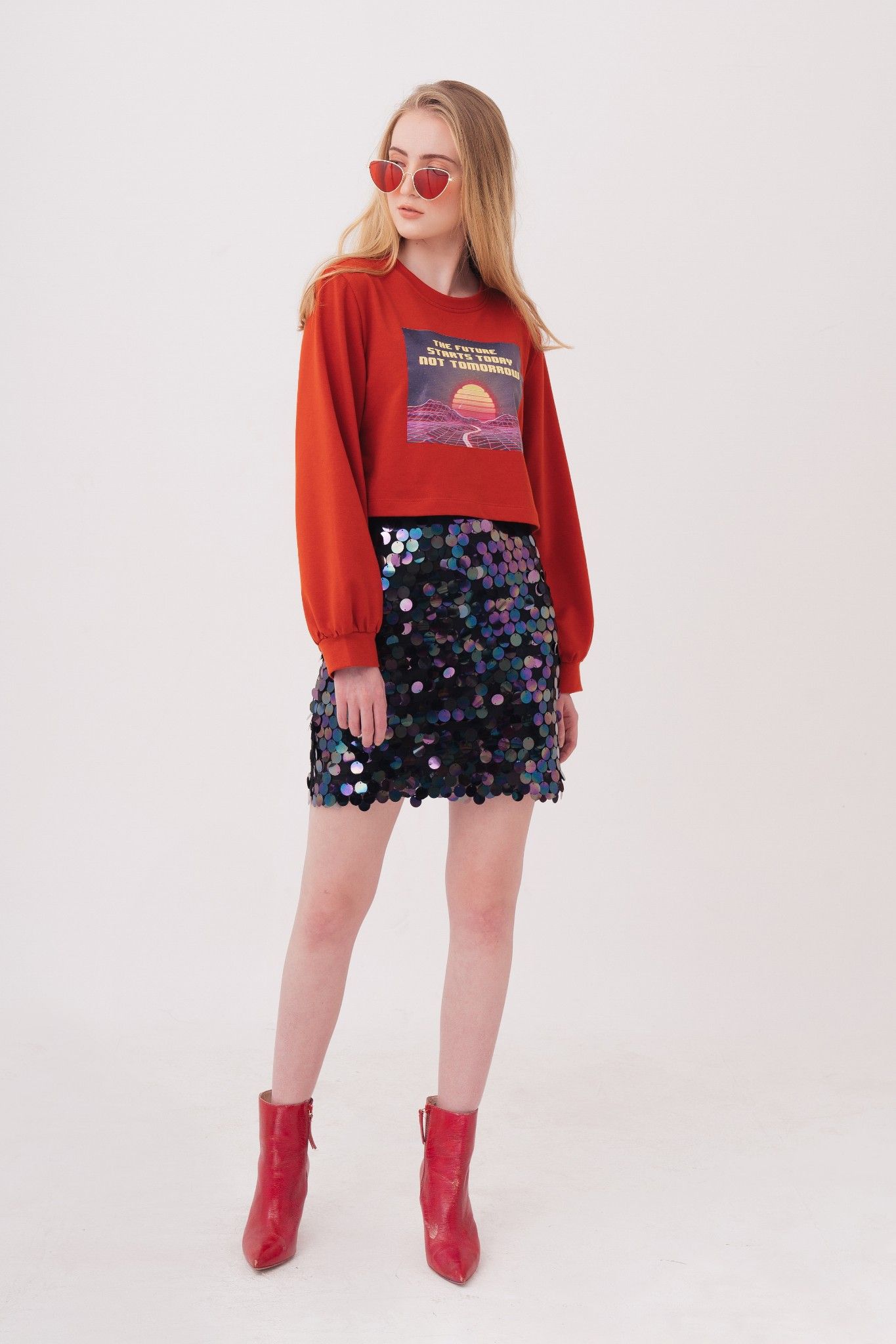 Áo thun sweater tay dài in decal film