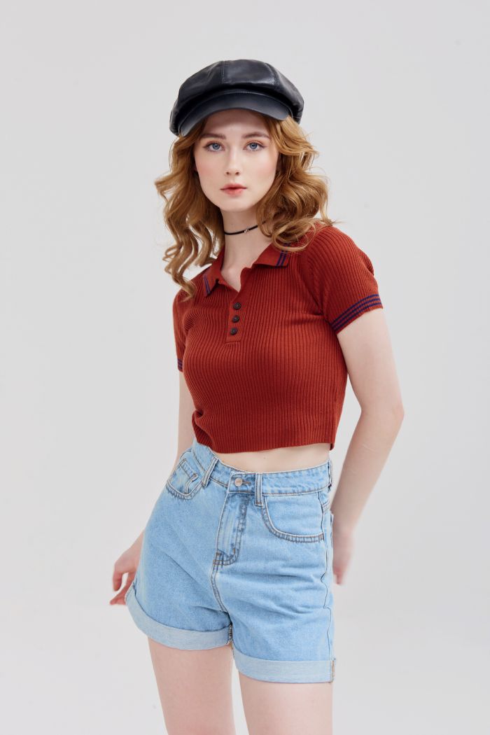 Áo thun croptop dệt kim cổ polo