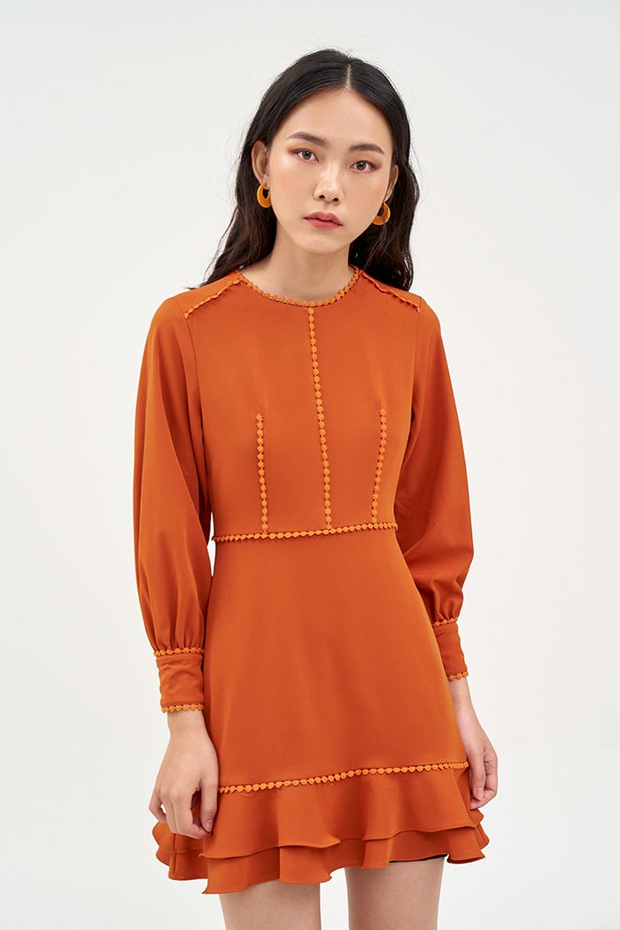 Đầm tay dài nhấn ren bi bèo lai 2 tầng nhỏ