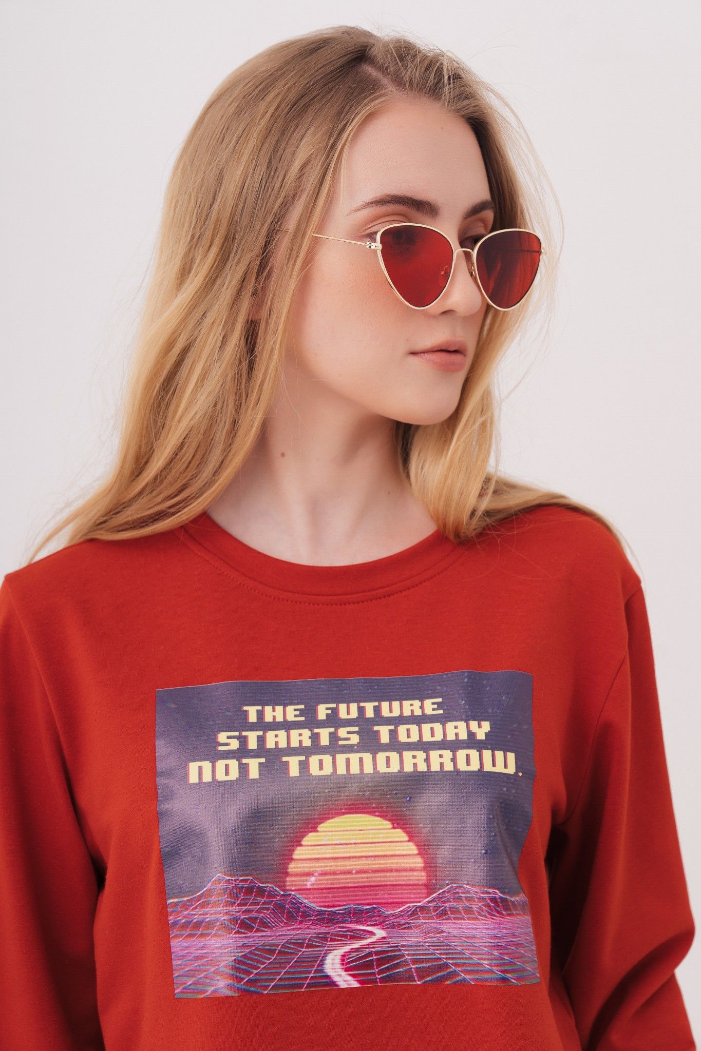 Áo thun sweater tay dài in decal film