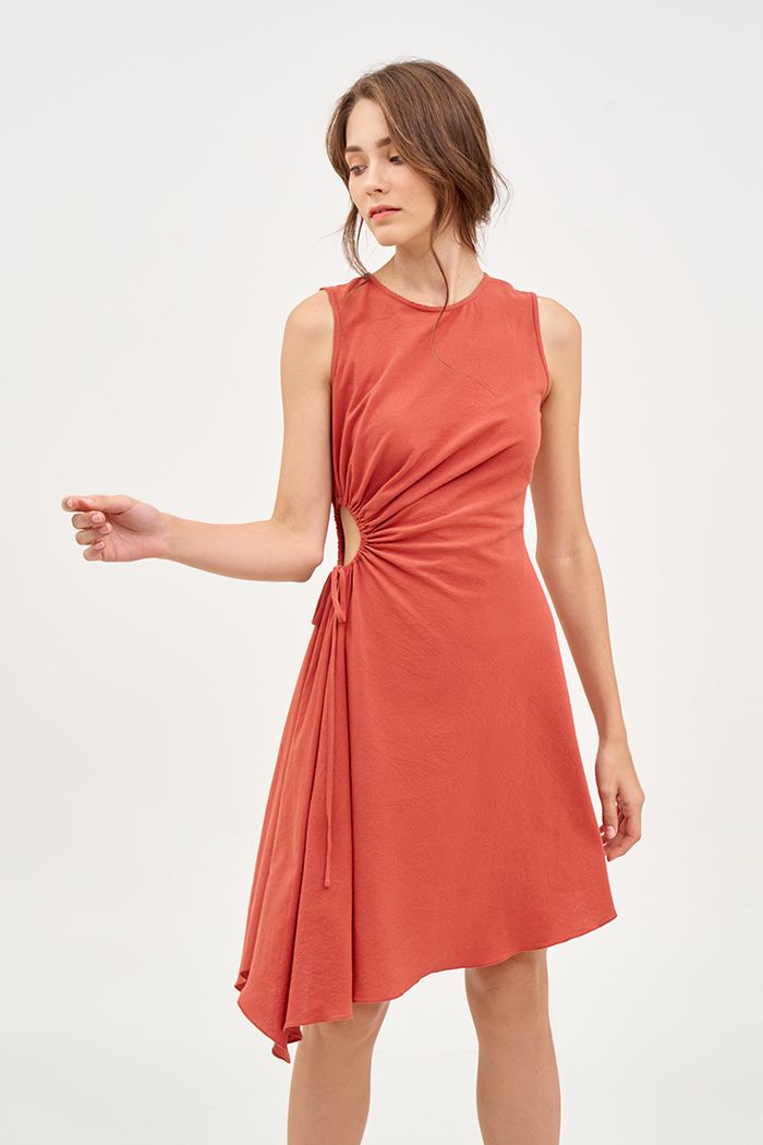 Đầm sát nát cutout rút dây hông