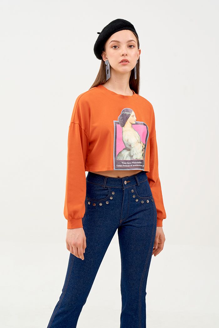 Áo thun croptop tai dài in tranh cổ điển