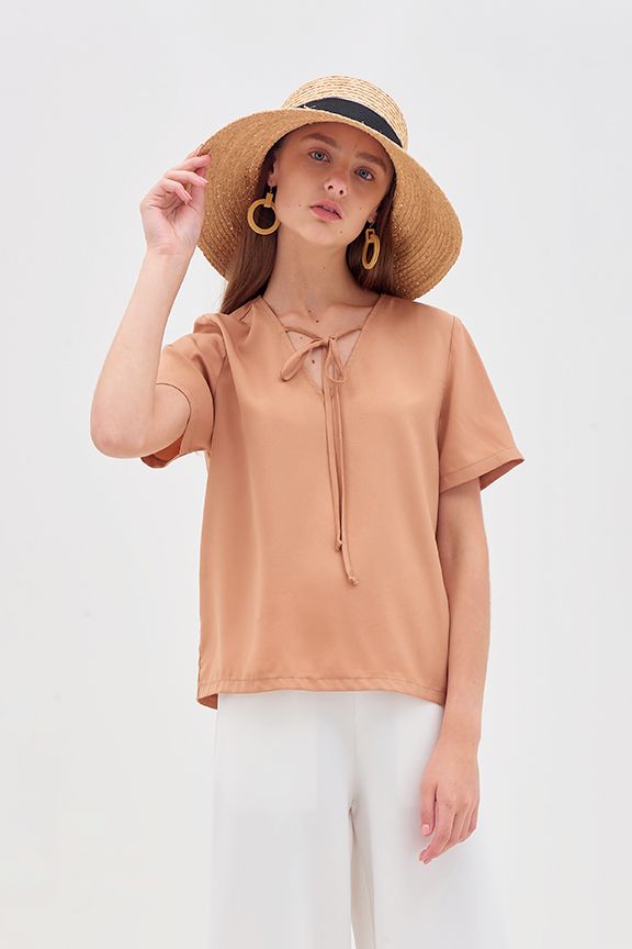 Áo cổ tim cột dây cổ