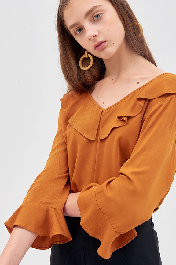Áo bèo cổ tim cutout tay lỡ