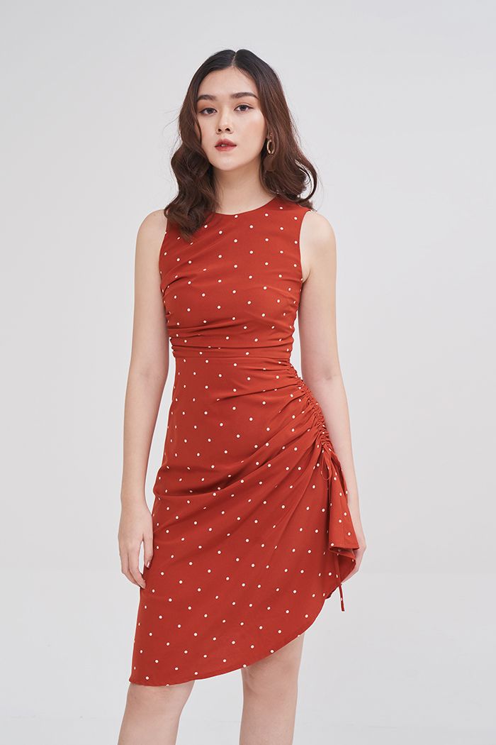 Đầm sát nách form ôm rút nhún 1 bên