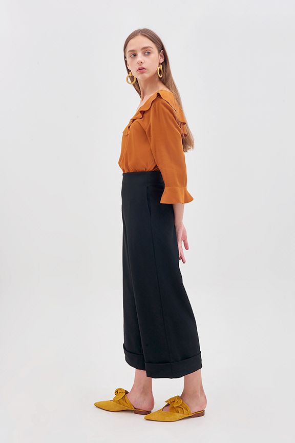 Áo bèo cổ tim cutout tay lỡ