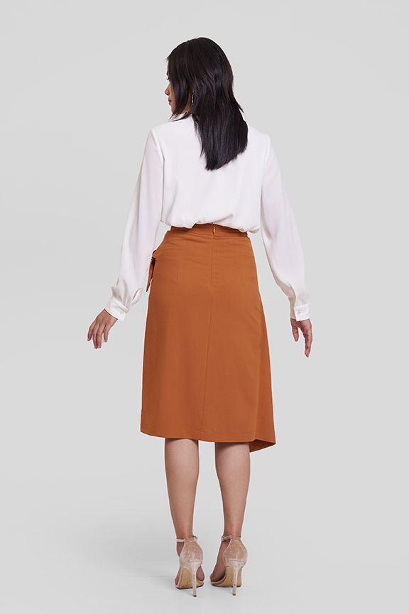 Váy midi đắp tùng trước đính khoen tròn