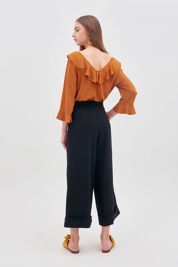 Áo bèo cổ tim cutout tay lỡ