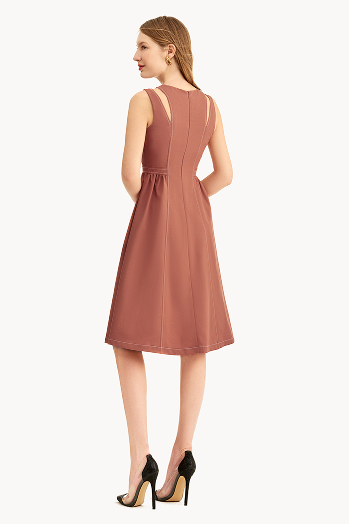 Đầm cutout vai chỉ nổi
