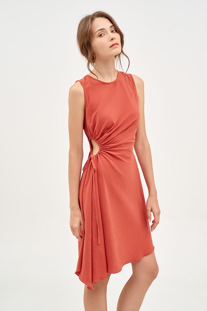 Đầm sát nát cutout rút dây hông