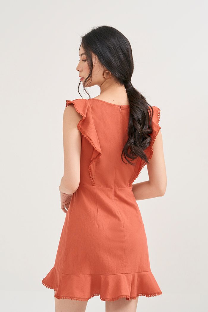 Đầm linen nhấn ren bèo lai