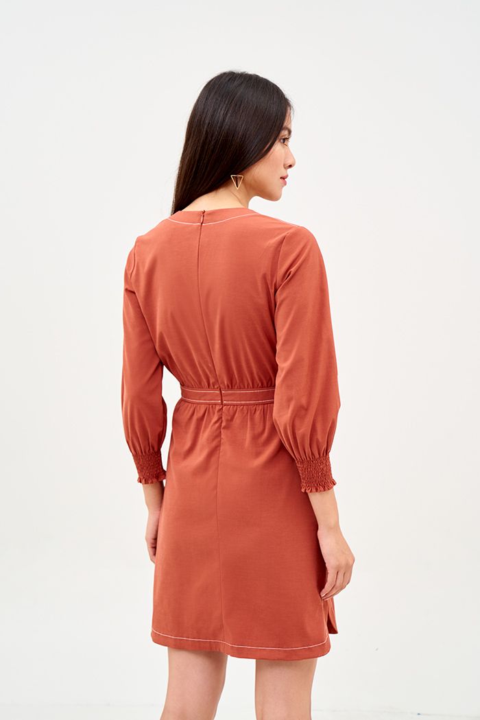 Đầm 2 túi hộp xẻ lai