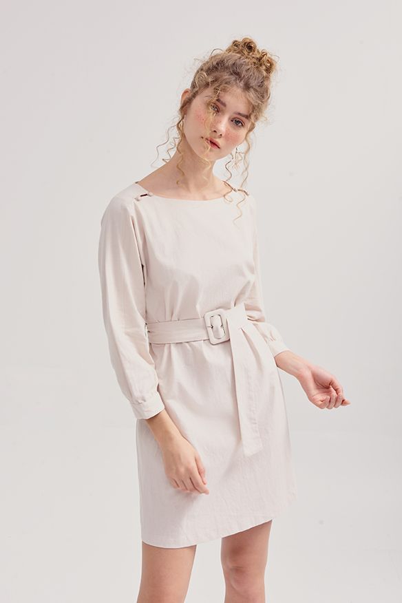Đầm linen form suông nhấn nút