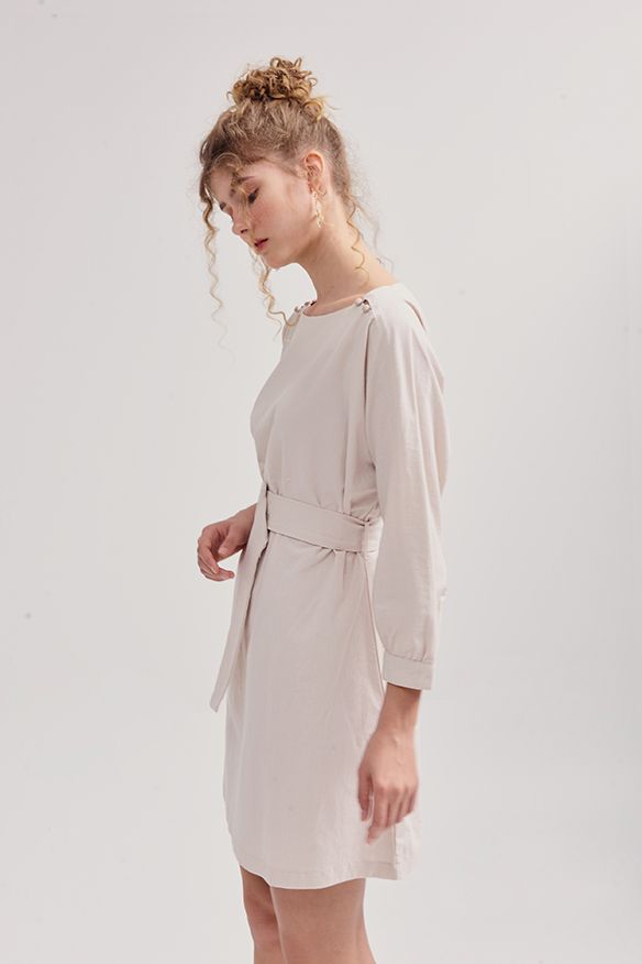 Đầm linen form suông nhấn nút