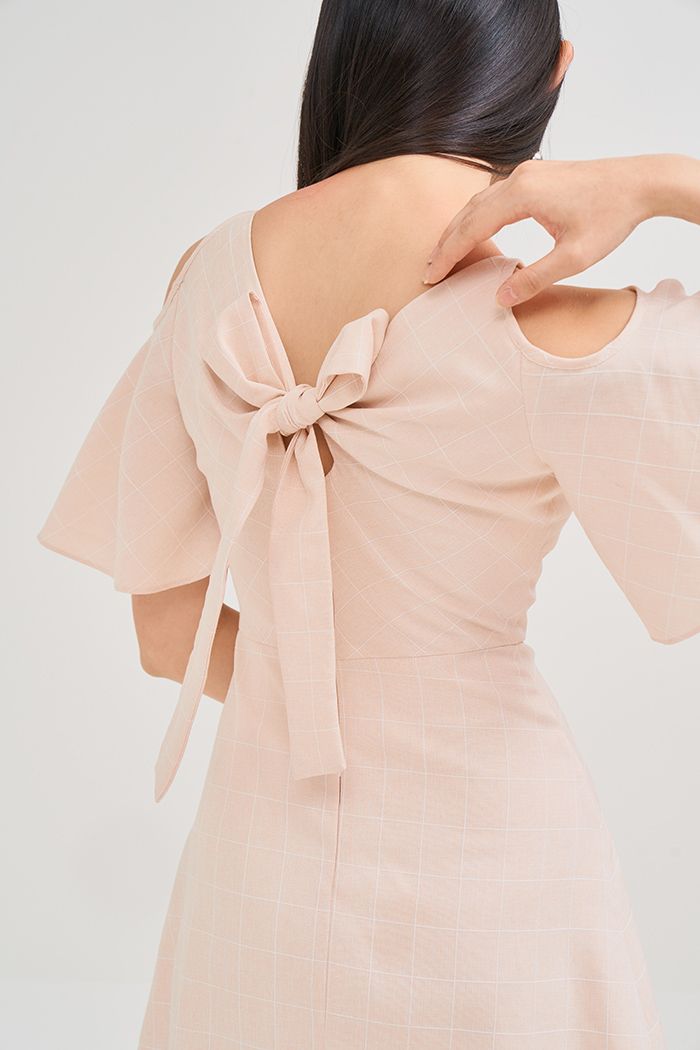 Đầm A cutout vai cột nơ sau