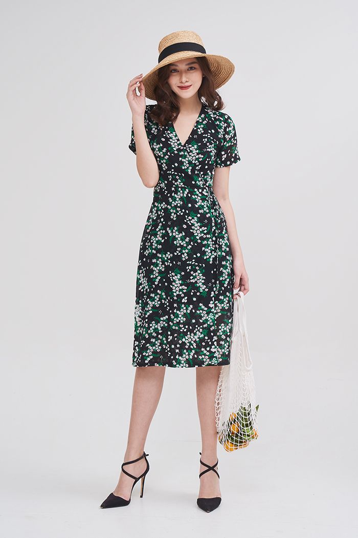 Đầm midi in hoa đắp tùng chéo cột dây nơ